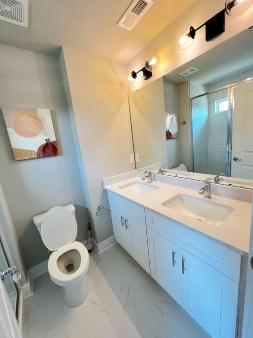 Brand New Build 10 Min- Uptown Villa Charlotte Eksteriør billede