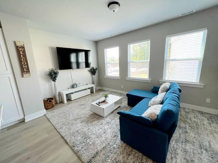 Brand New Build 10 Min- Uptown Villa Charlotte Eksteriør billede