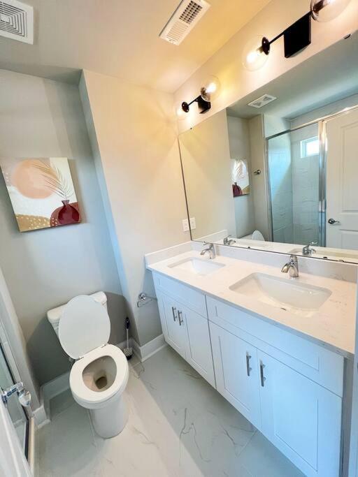 Brand New Build 10 Min- Uptown Villa Charlotte Eksteriør billede