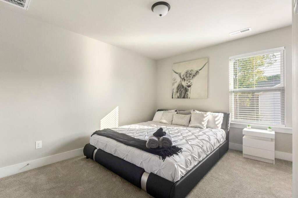 Brand New Build 10 Min- Uptown Villa Charlotte Eksteriør billede