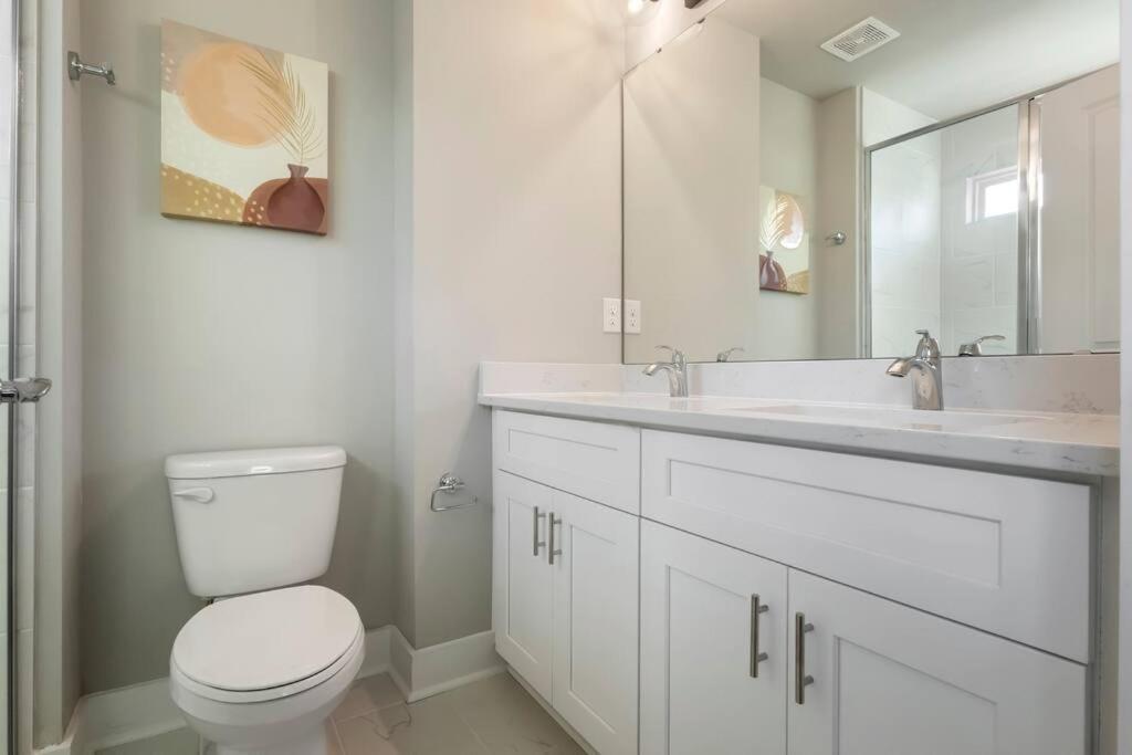 Brand New Build 10 Min- Uptown Villa Charlotte Eksteriør billede